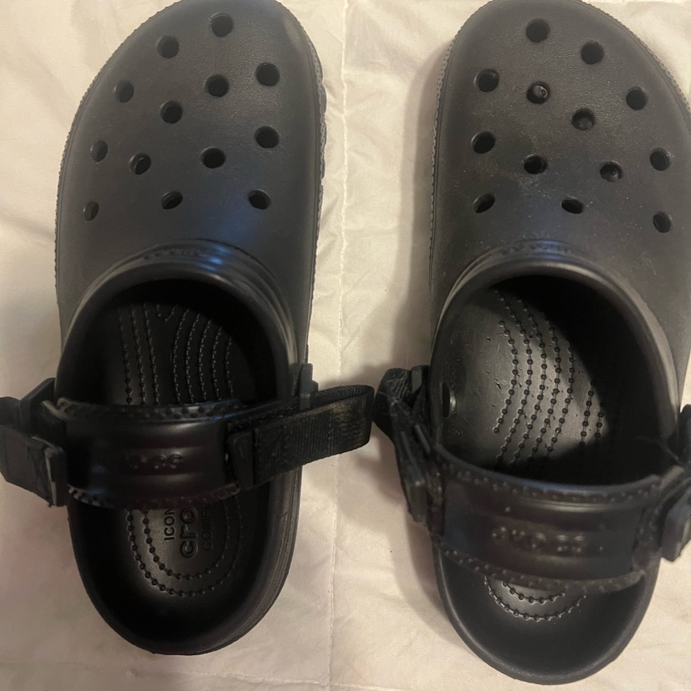 Kids Black Iconic Crocs Comfort Shoes NWOT